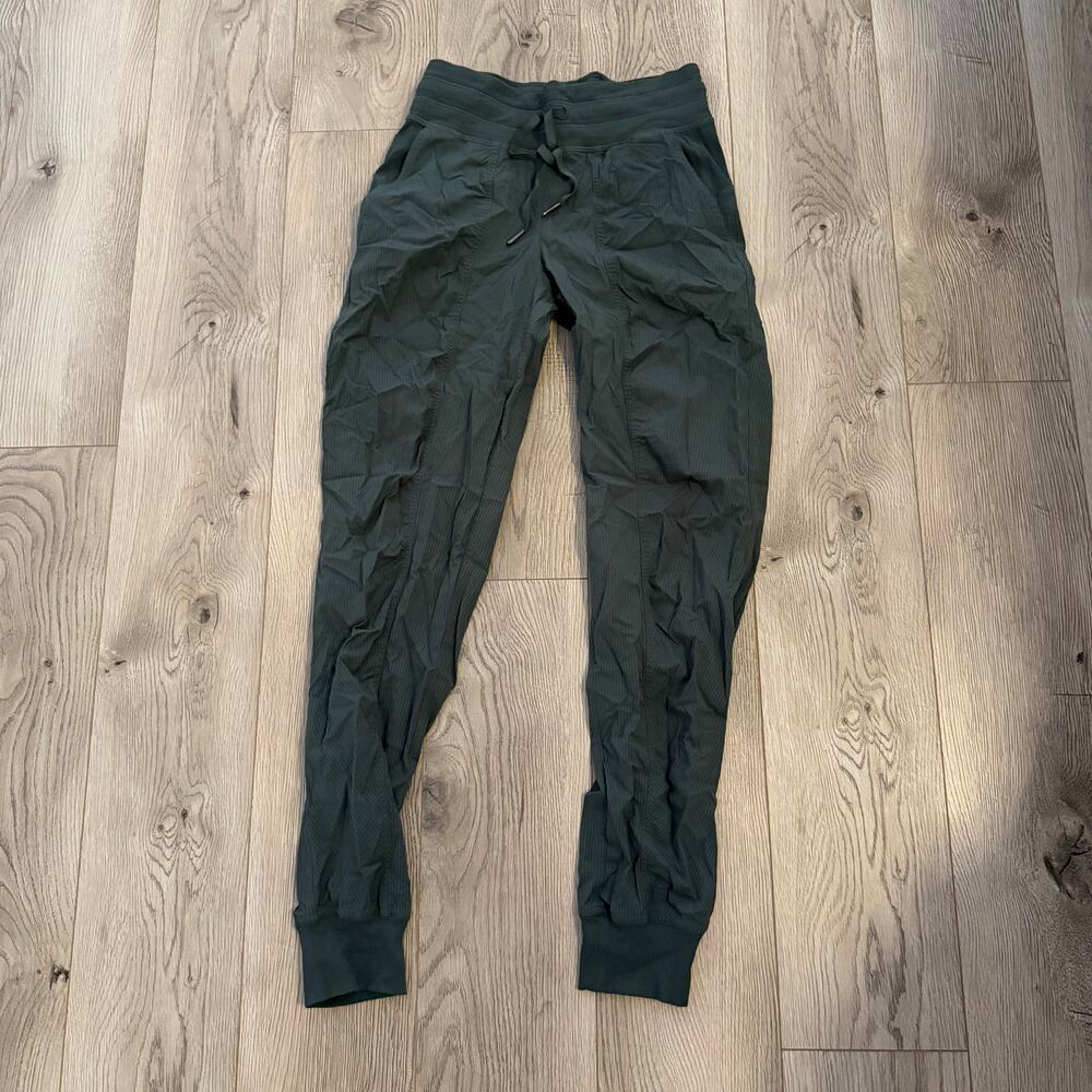 Lululemon Dance Studio Mid-Rise Joggers sz 2 olive green Luxtreme sz 2